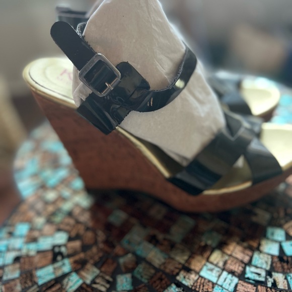 Michael Kors  Black patten wedge sandals - Picture 4 of 11